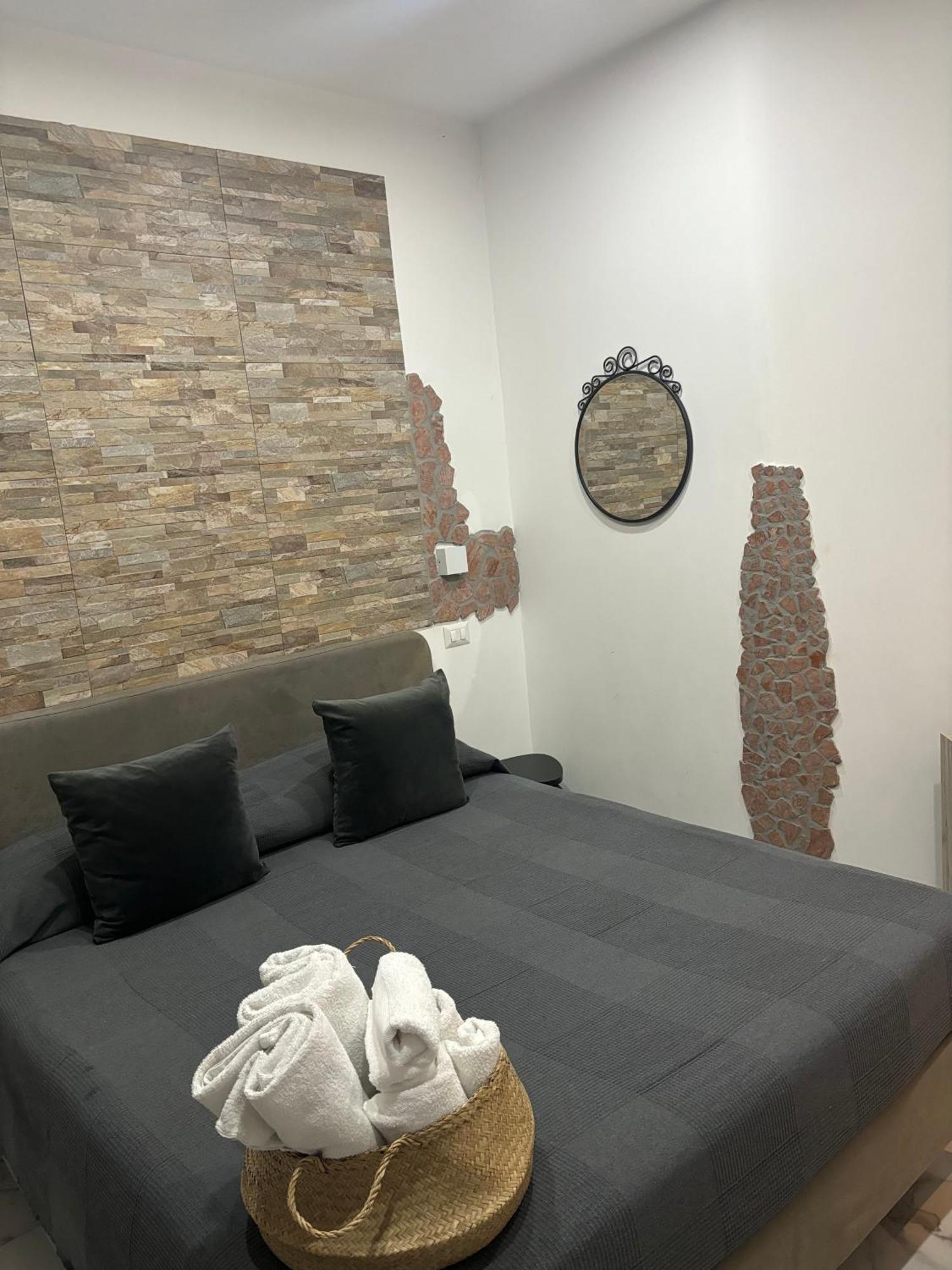 B&B Alla Stazione เนเปิลส์ ภายนอก รูปภาพ
